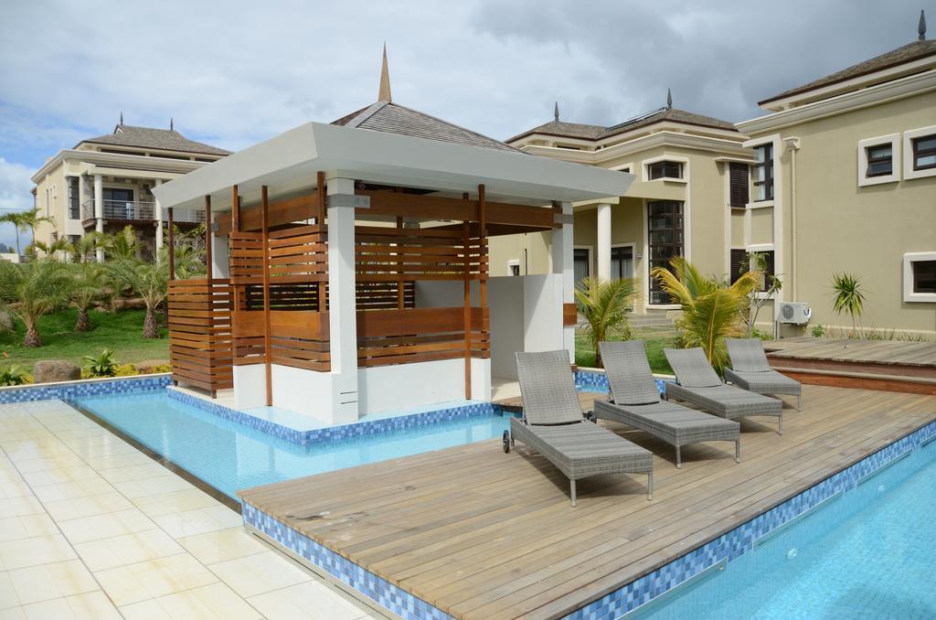 Villasun Luxury Apartments & Villas Flic en Flac Exterior photo