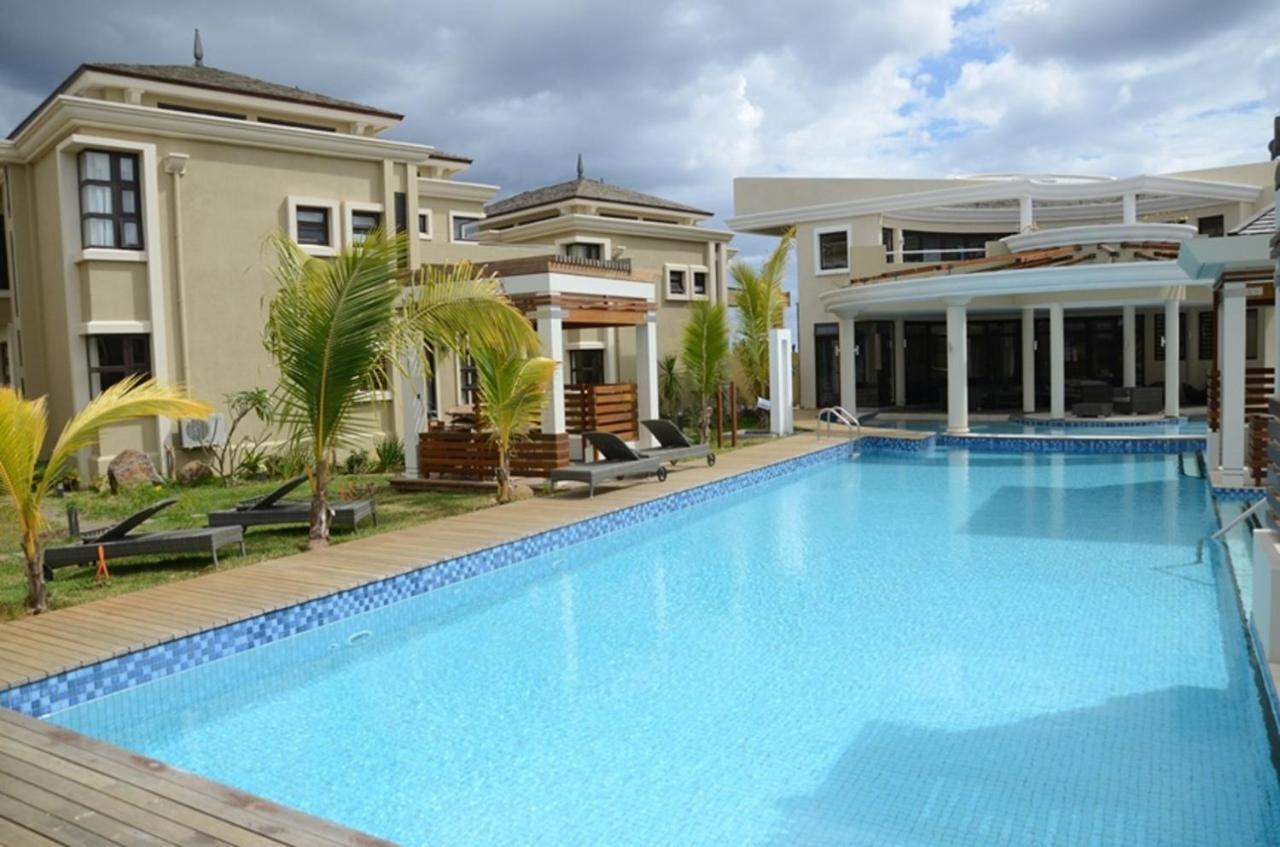 Villasun Luxury Apartments & Villas Flic en Flac Exterior photo